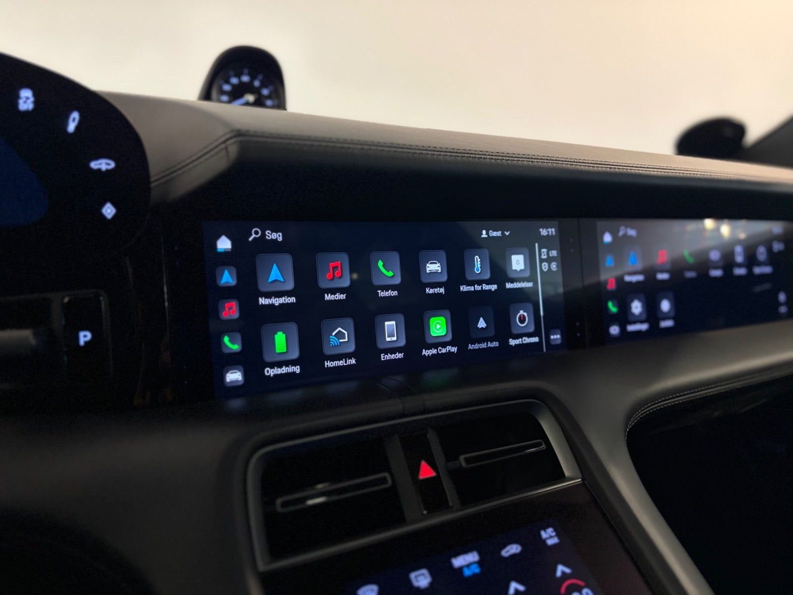 Grå Porsche Taycan 4S fra 2020