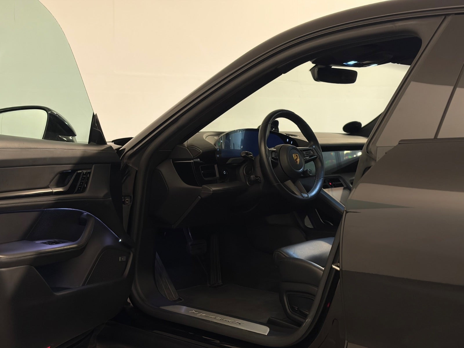 Grå Porsche Taycan 4S fra 2020