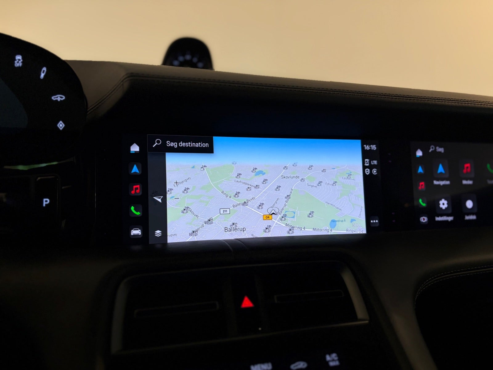 Grå Porsche Taycan 4S fra 2020