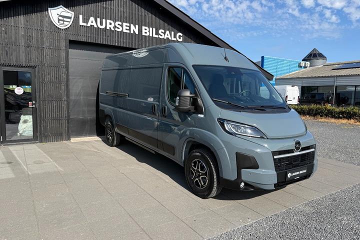 Grå Opel Movano-e 35H fra 2025