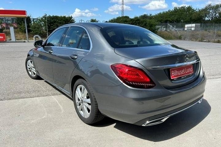 Grå Mercedes C220 d fra 2019