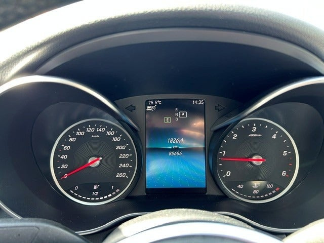Grå Mercedes C220 d fra 2019