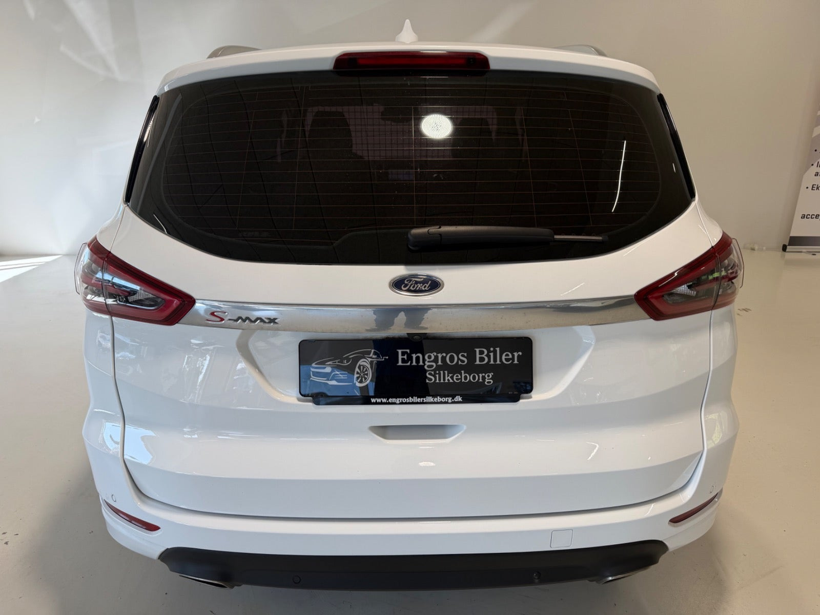 Hvid Ford S-MAX fra 2021