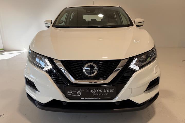 Hvid Nissan Qashqai fra 2020