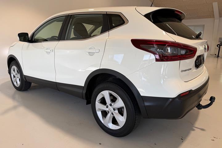 Hvid Nissan Qashqai fra 2020