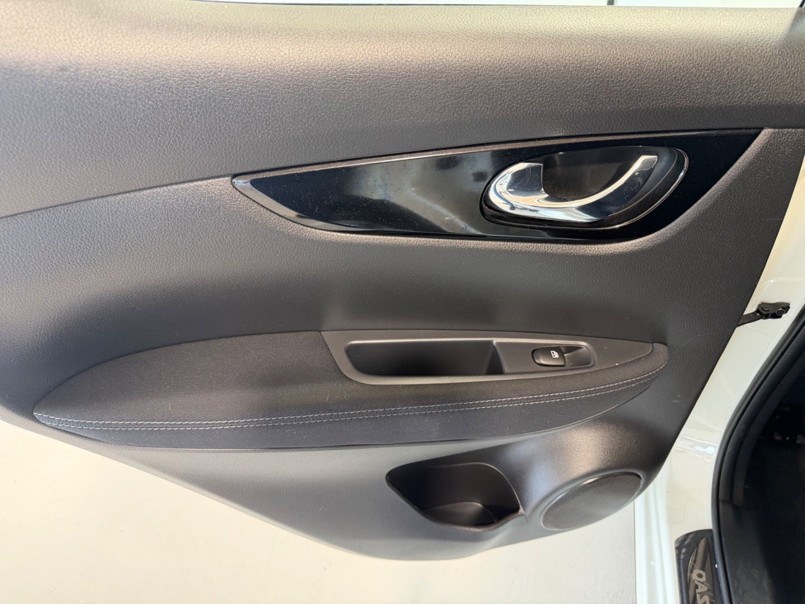 Hvid Nissan Qashqai fra 2020