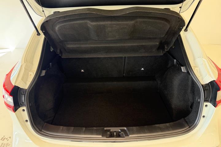 Hvid Nissan Qashqai fra 2020