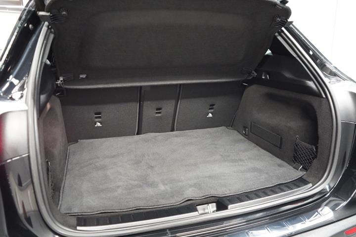 Sort Mercedes EQA250 fra 2023