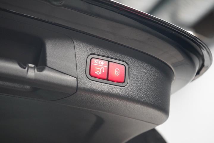 Sort Mercedes EQA250 fra 2023