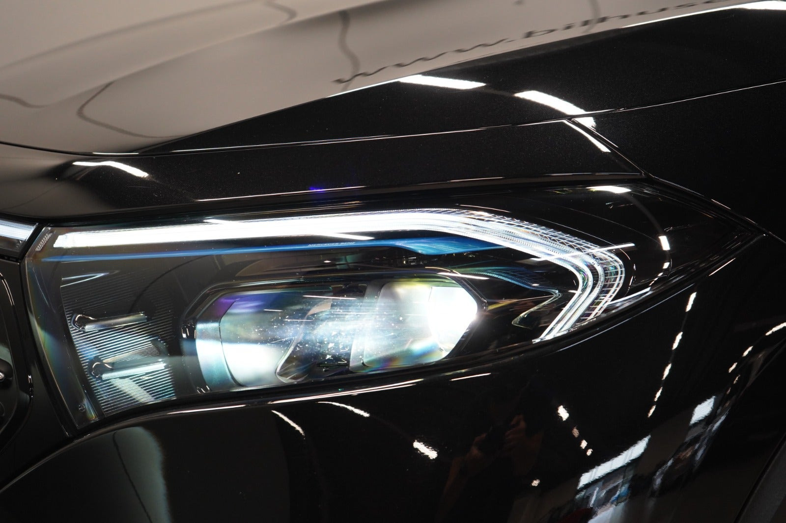 Sort Mercedes EQA250 fra 2023