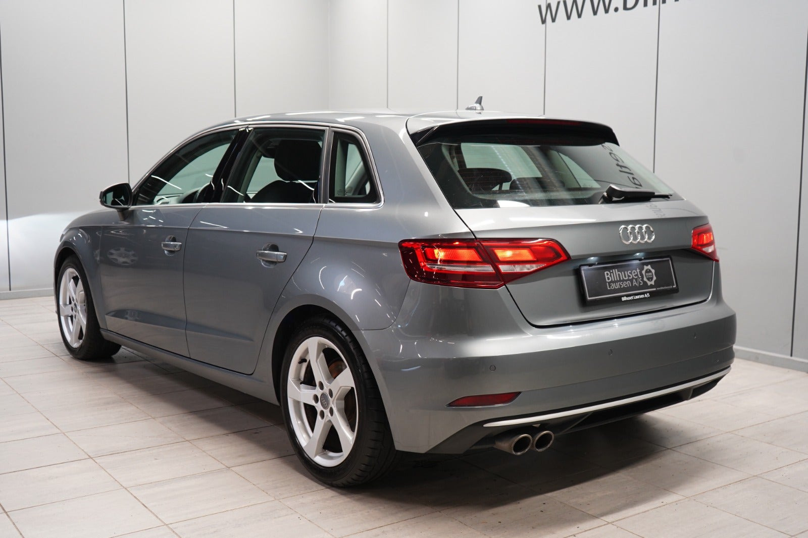 Grå Audi A3 fra 2017