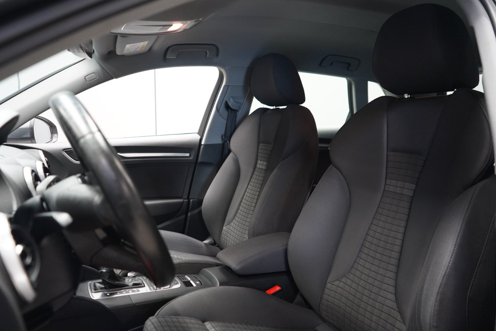 Grå Audi A3 fra 2017
