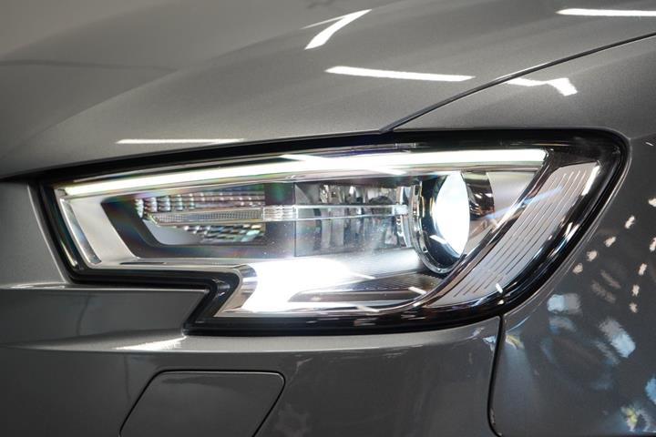 Grå Audi A3 fra 2017