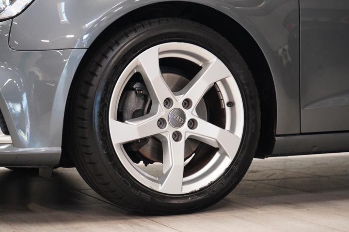 Grå Audi A3 fra 2017