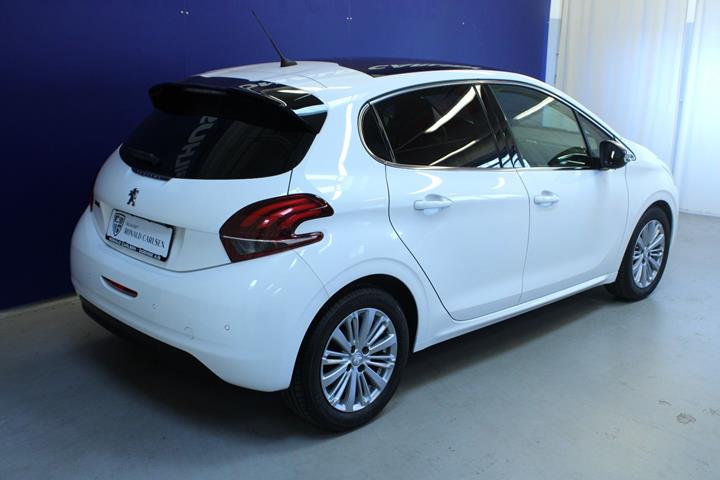 Hvid Peugeot 208 fra 2019