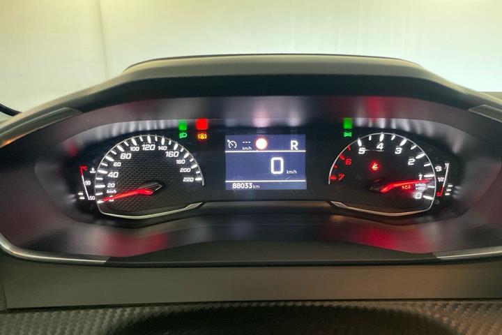 Gul Peugeot 208 fra 2020