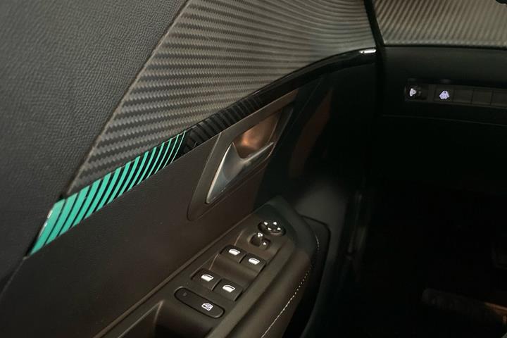 Gul Peugeot 208 fra 2020