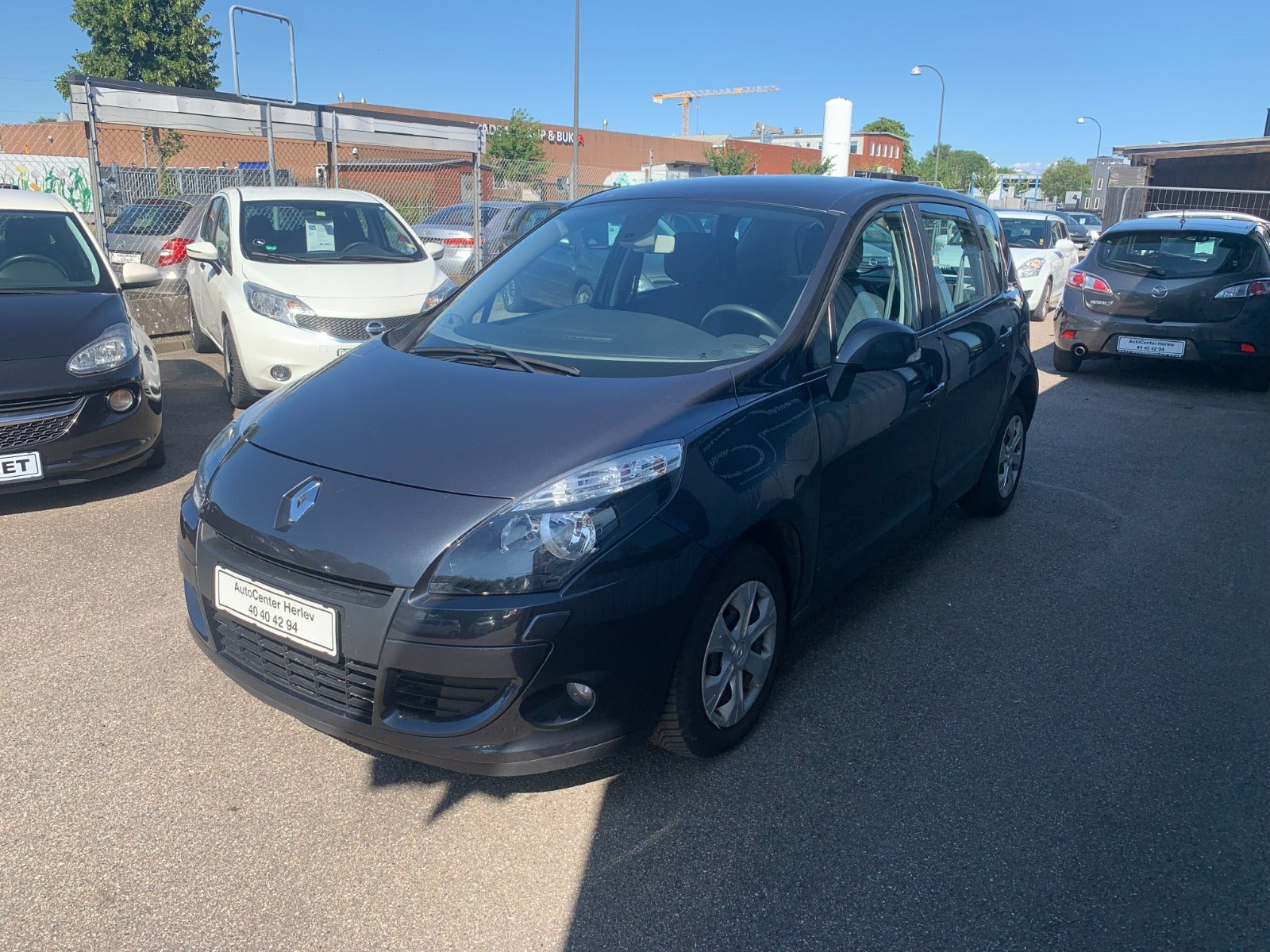 Grå Renault Scenic III fra 2010