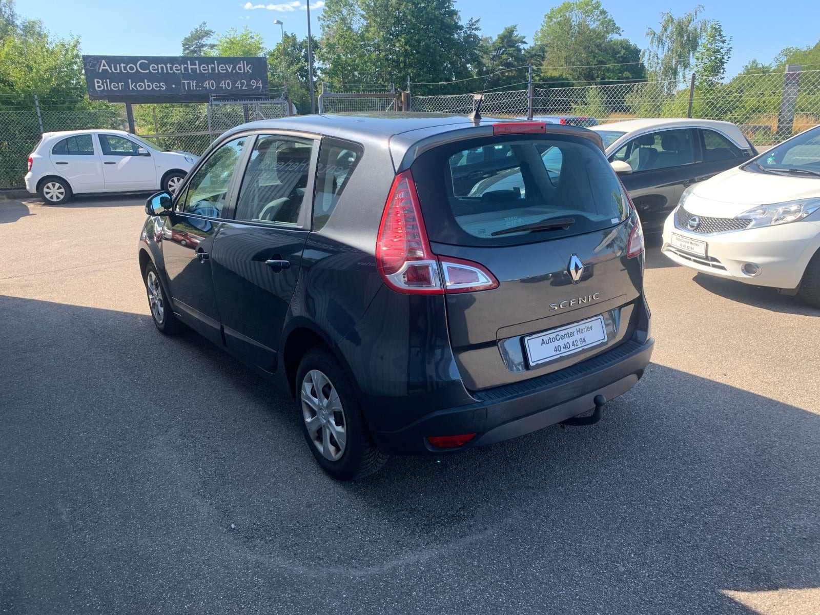 Grå Renault Scenic III fra 2010