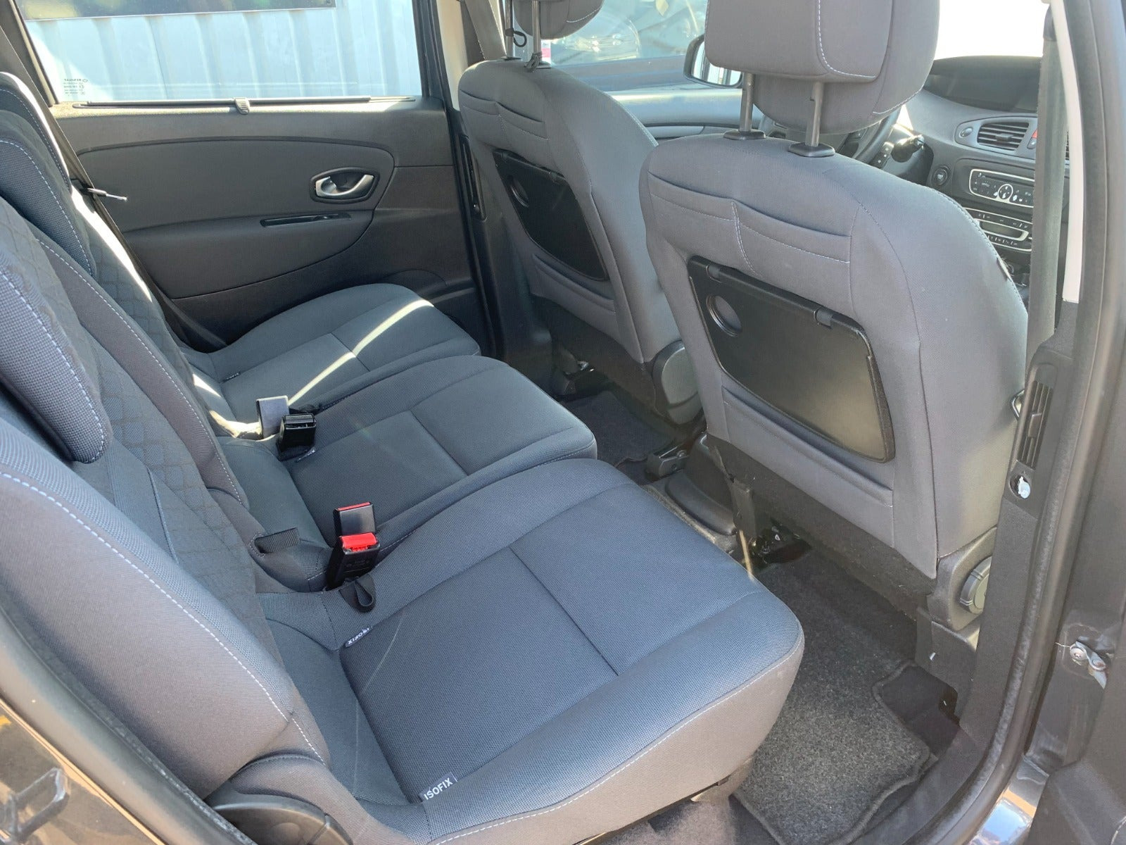 Grå Renault Scenic III fra 2010