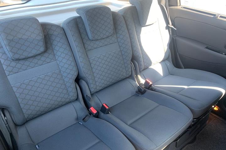 Grå Renault Scenic III fra 2010