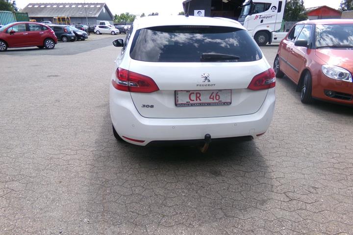 Hvid Peugeot 308 fra 2015