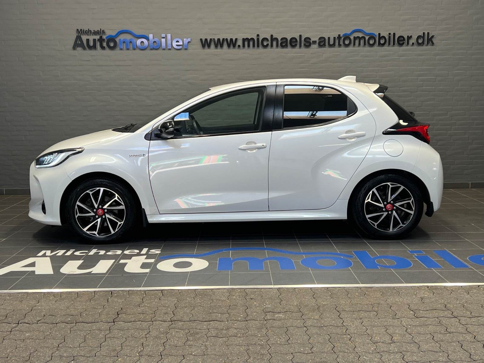 Hvid Toyota Yaris fra 2020