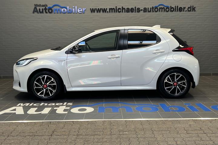 Hvid Toyota Yaris fra 2020