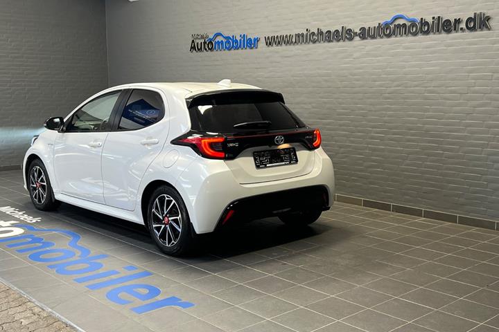 Hvid Toyota Yaris fra 2020
