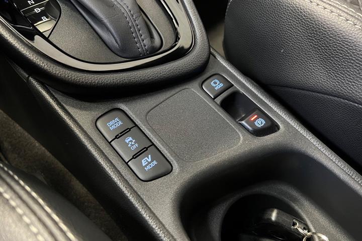 Hvid Toyota Yaris fra 2020