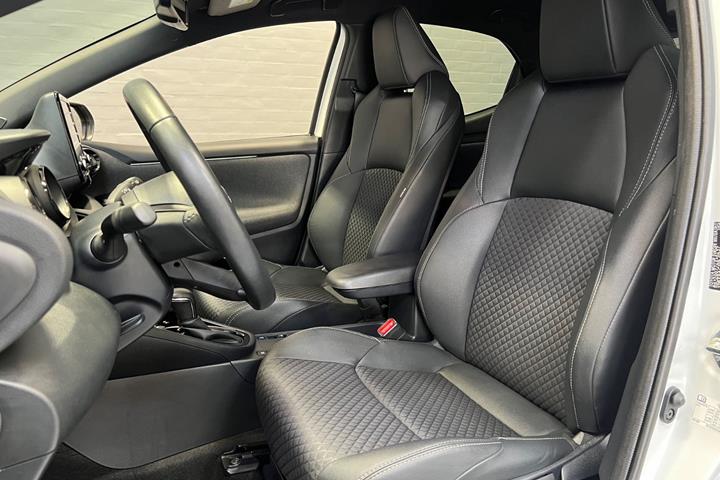 Hvid Toyota Yaris fra 2020