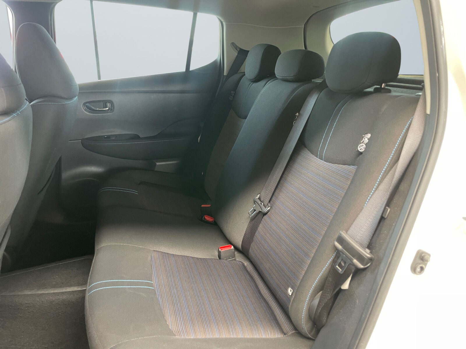 Hvid Nissan Leaf fra 2021