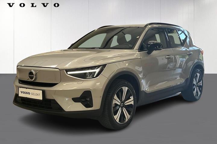 Sølv Volvo XC40 fra 2023