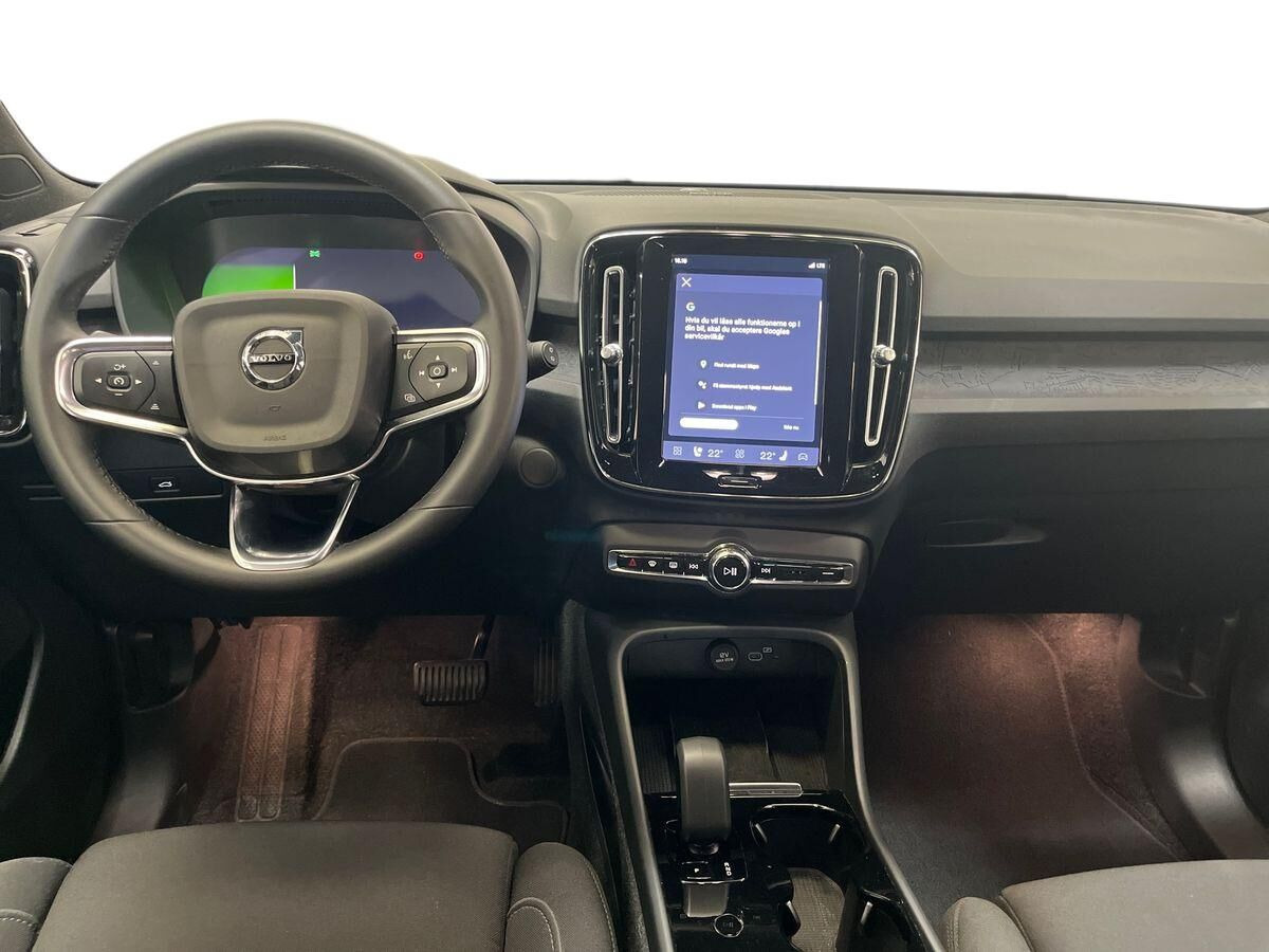 Sølv Volvo XC40 fra 2023