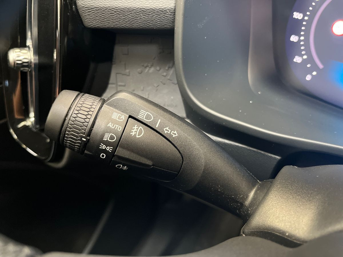 Sølv Volvo XC40 fra 2023