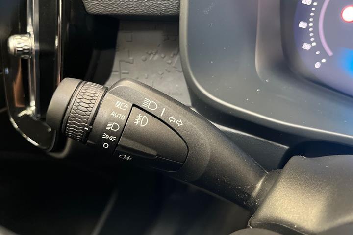 Sølv Volvo XC40 fra 2023