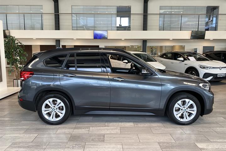 Grå BMW X1 fra 2020