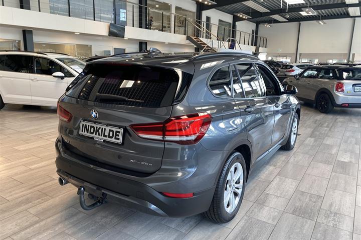 Grå BMW X1 fra 2020