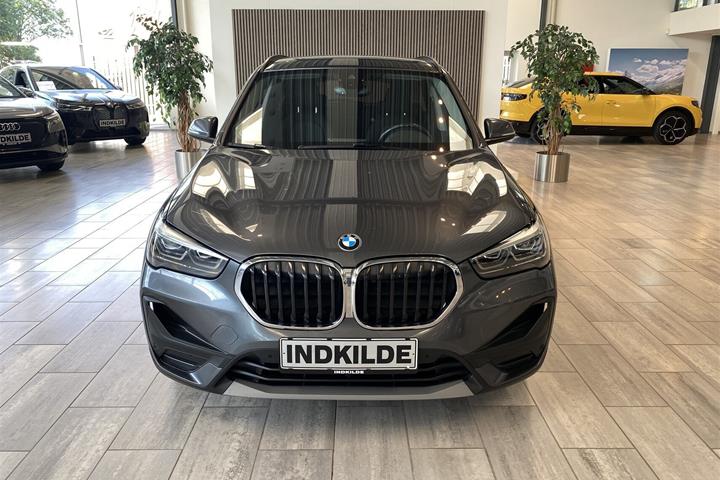 Grå BMW X1 fra 2020