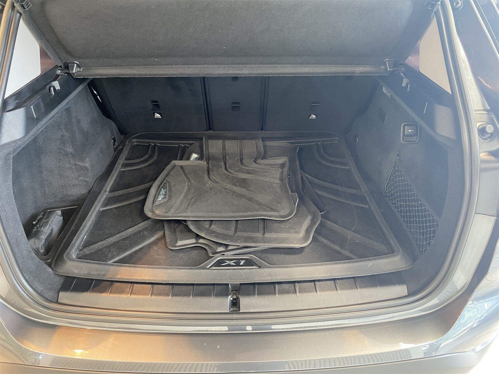 Grå BMW X1 fra 2020