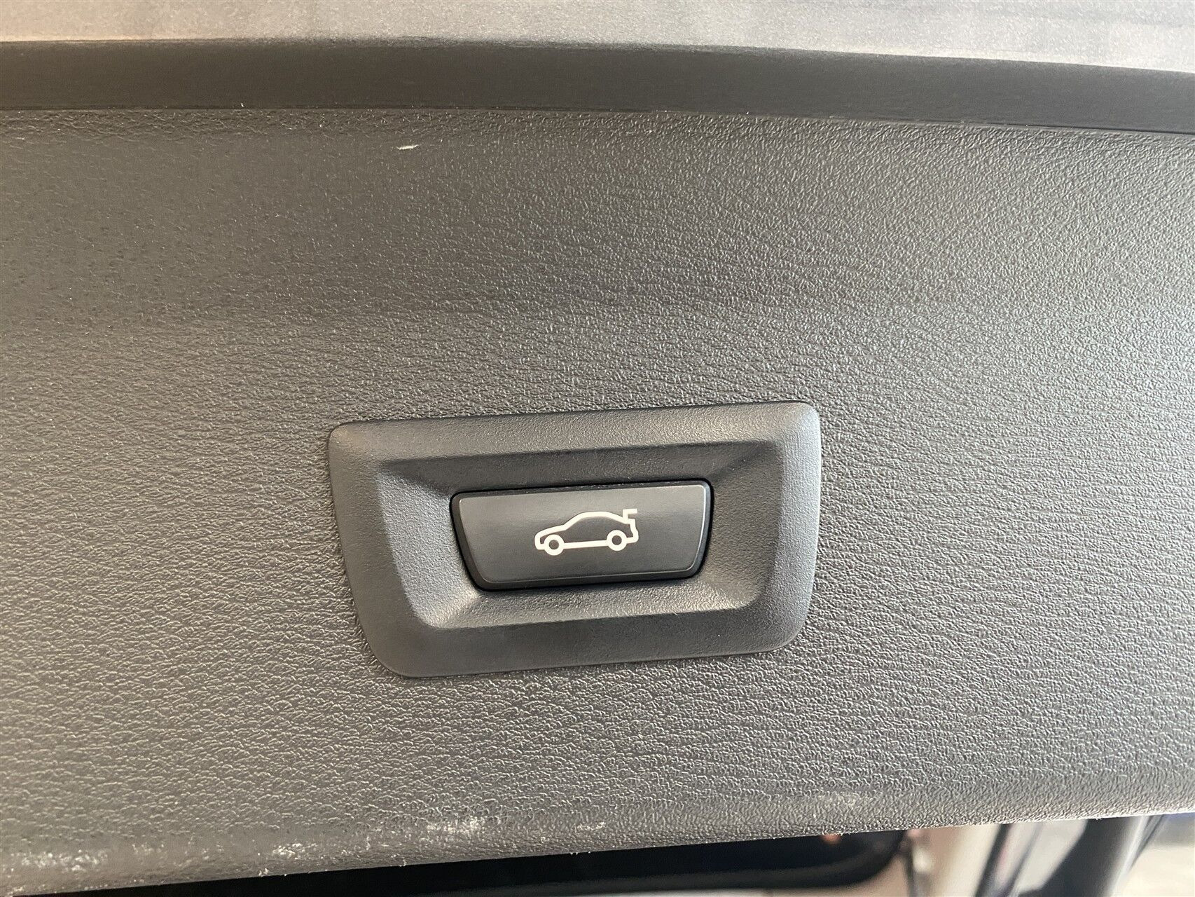 Grå BMW X1 fra 2020