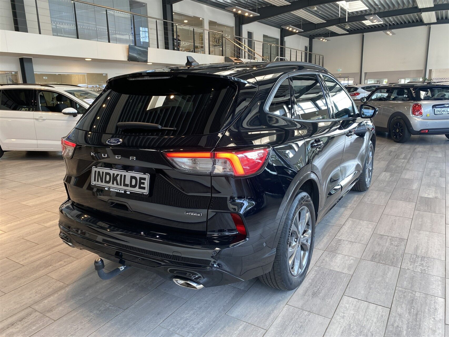 Sort Ford Kuga fra 2024