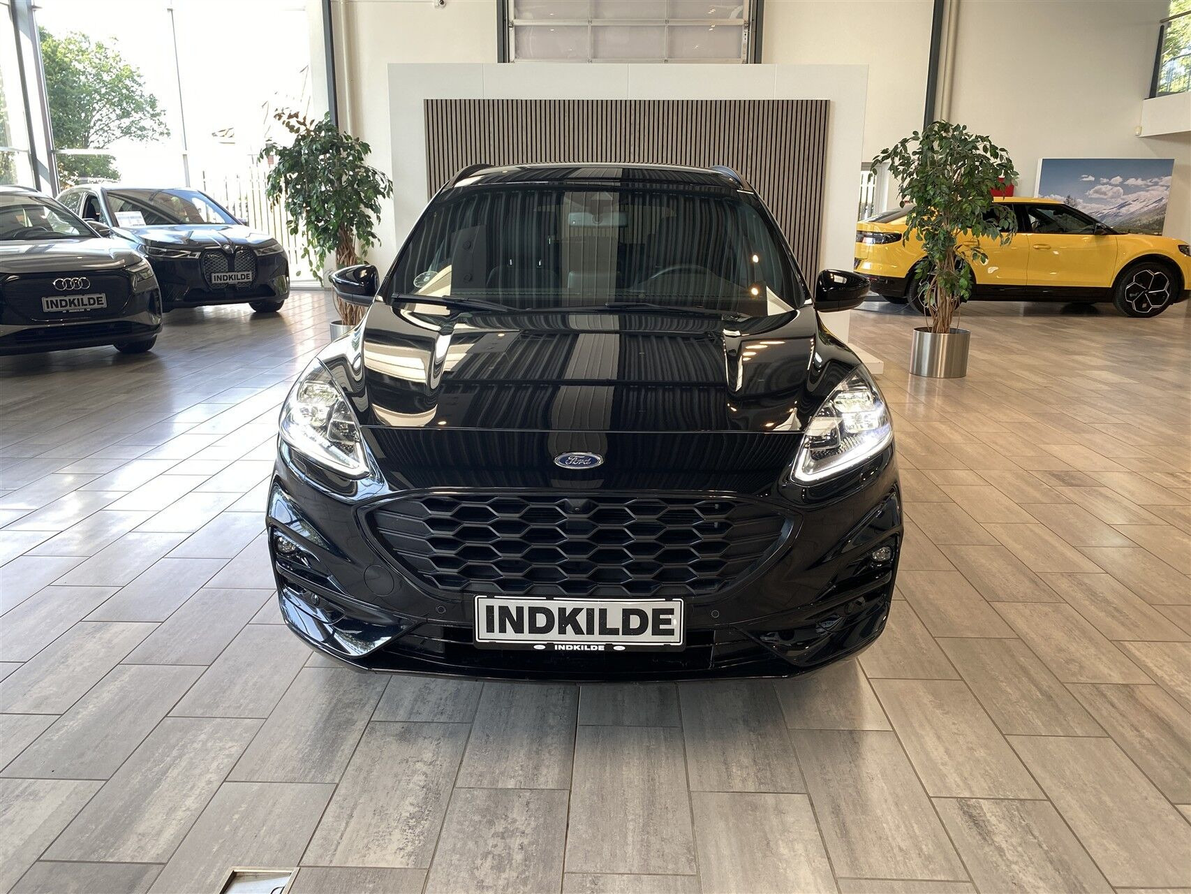 Sort Ford Kuga fra 2024