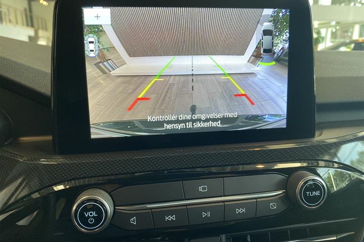 Sort Ford Kuga fra 2024
