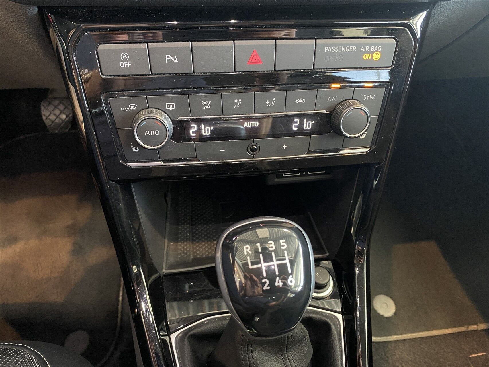 Hvid VW T-Cross fra 2019