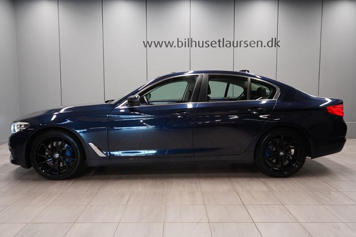 Blå BMW 530i fra 2018