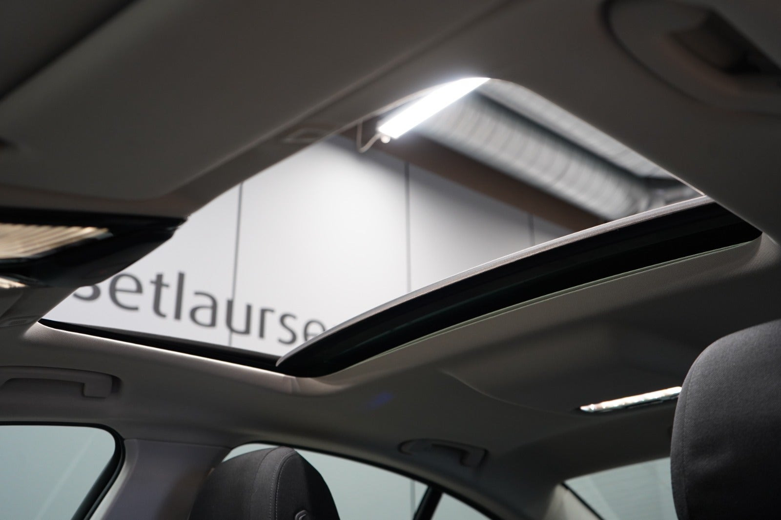 Blå BMW 530i fra 2018