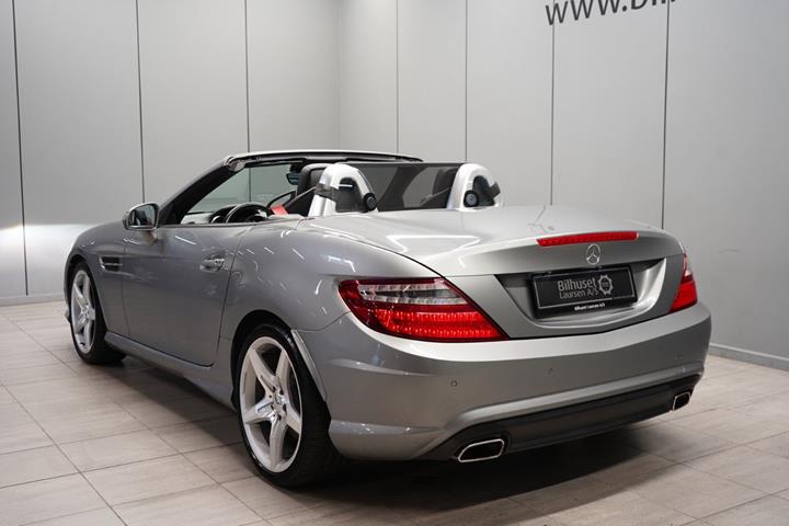 Grå Mercedes SLK250 fra 2011