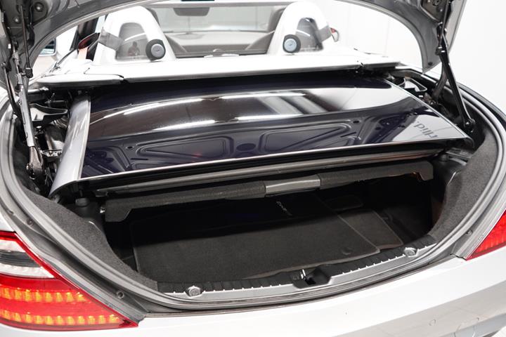Grå Mercedes SLK250 fra 2011