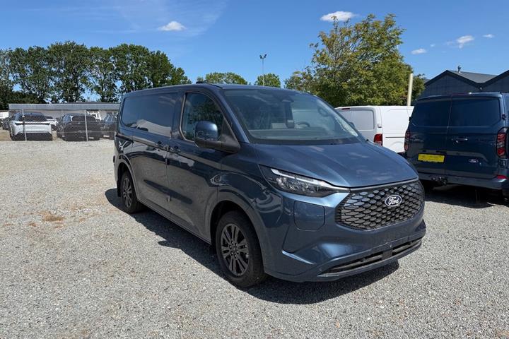 Blå Ford E-Transit Custom 320 L1 fra 2026